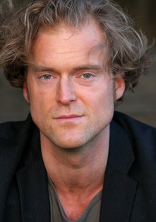 Fredrik Hiller(导演)